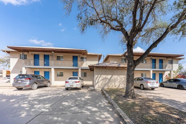 Primary Photo - 222 S Westgate Dr