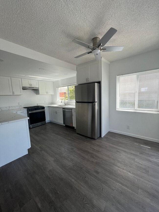 Building Photo - 2BR/2BA Condo Available Now - $1,000.00 Off First Months Rent