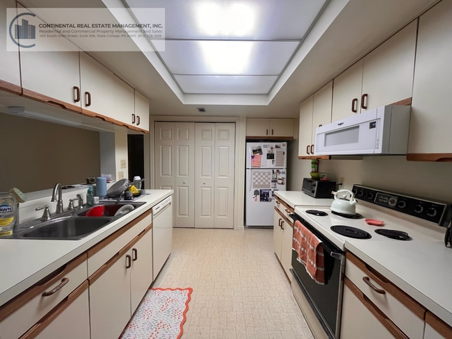Building Photo - Downtown 2 Bedroom/2 Bathroom Apartment