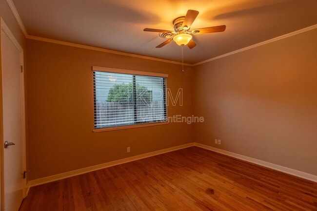 Building Photo - 1056 Cameron Way