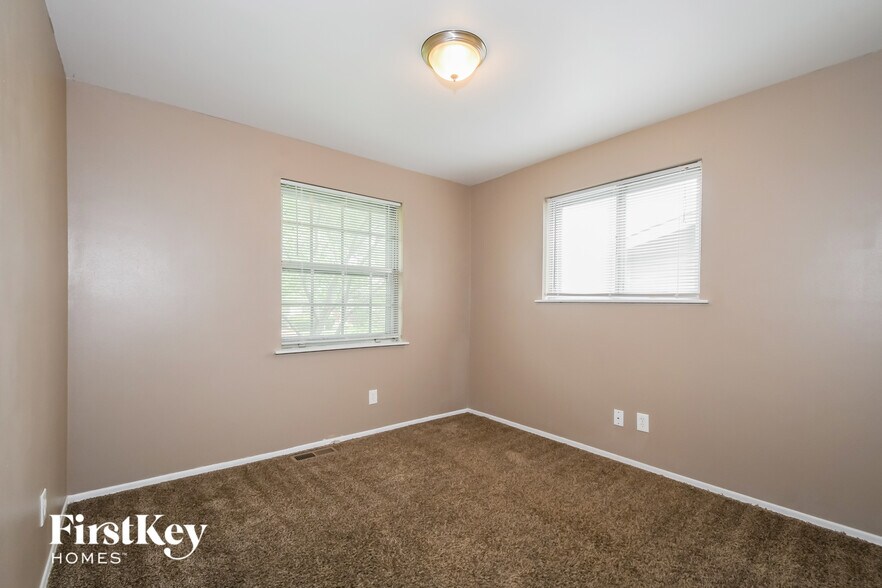 Building Photo - 2725 Benne Dr