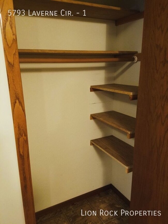 Building Photo - 5793 Laverne Cir N