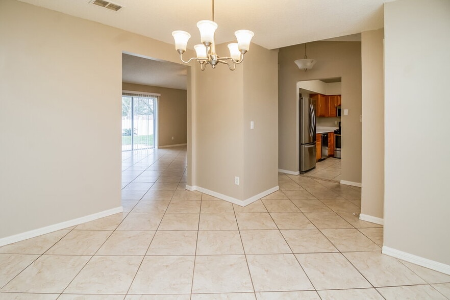 Building Photo - 12041 Goldenstar Ln