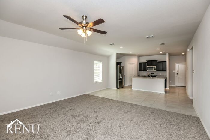 Building Photo - 16428 Marinette Ct