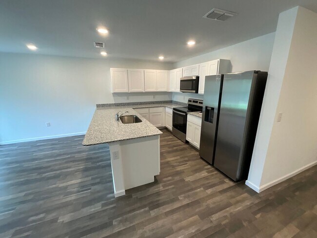 Building Photo - Citrus Springs - Welcome Home