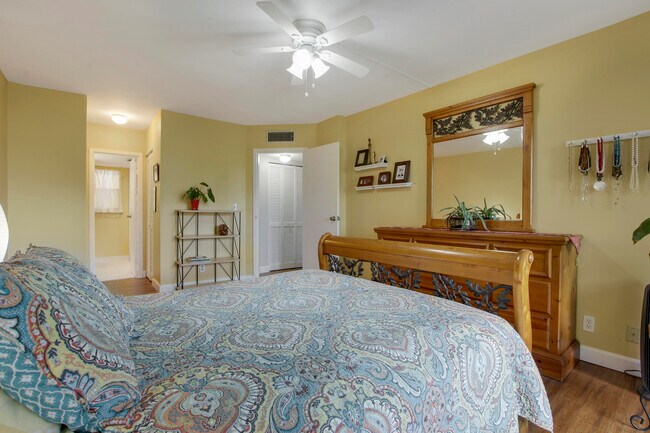 Building Photo - 3755 Via Poinciana