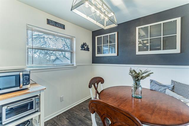 Building Photo - 708 N Stewart St