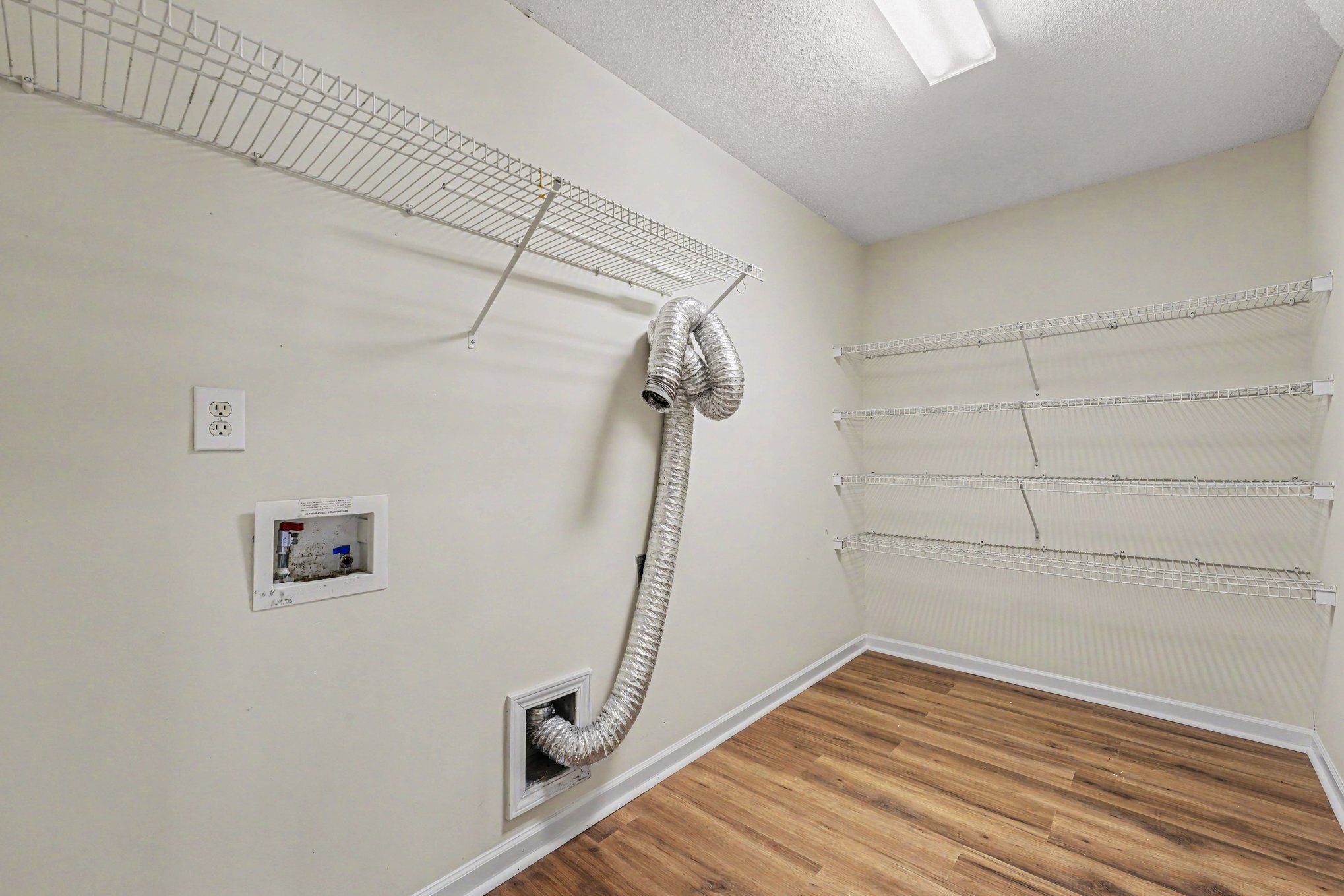 Building Photo - 4419 Karlbrook Ln