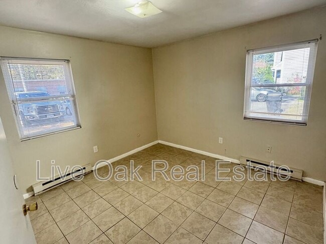 Building Photo - 110 S Corwood Ave