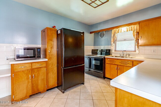 Building Photo - 4305 Darbrook Rd