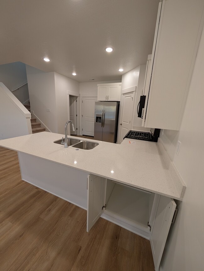 Building Photo - 258 W 925 N