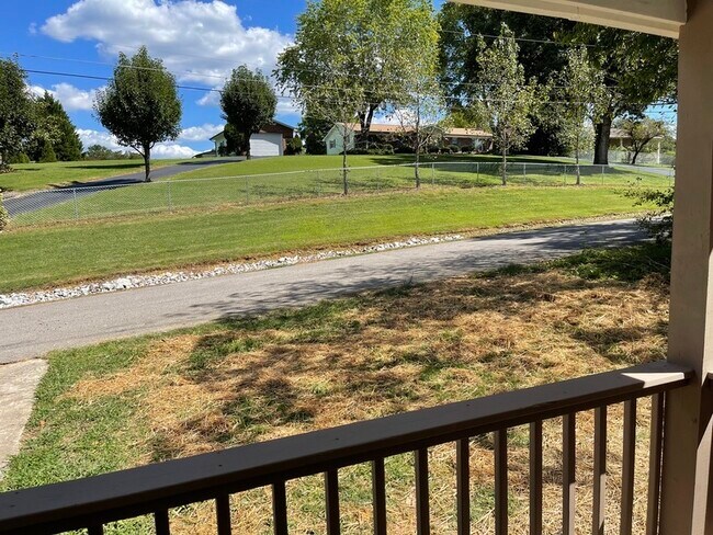 Building Photo - 104 Highland Dr