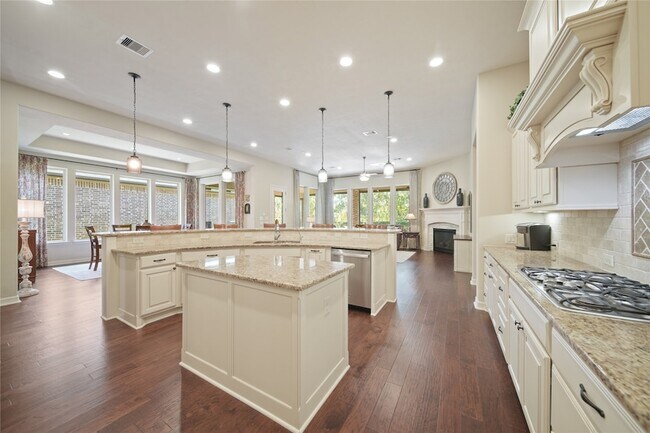 Building Photo - 9510 Spring Rose Dr