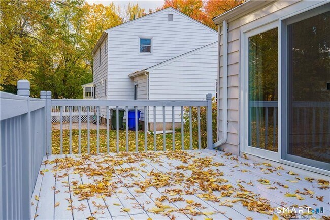 Building Photo - 33 Sky View Dr