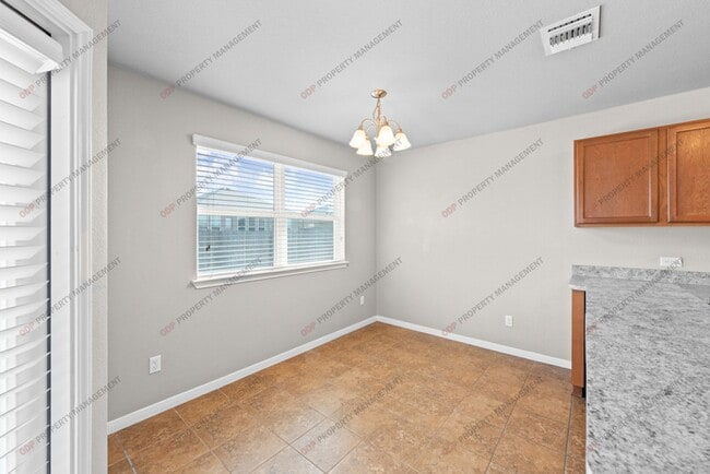 Building Photo - 1115 Roanoke Dr