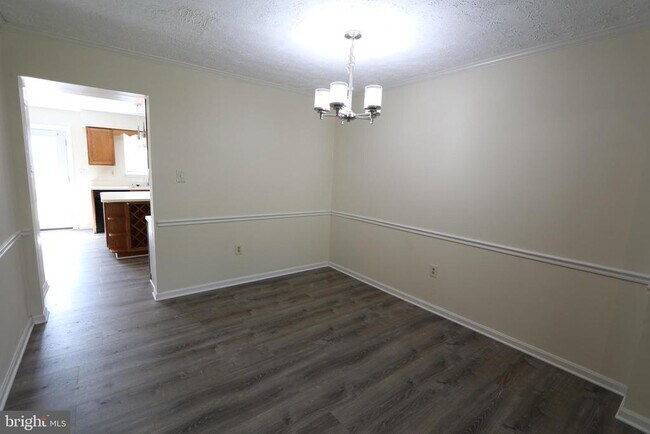 Building Photo - 5506 Irish Lord Pl