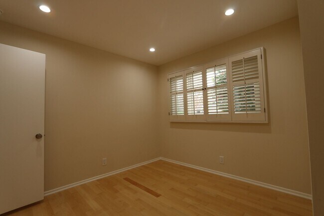 Building Photo - Westchester Home in Kentwood Neighborhood