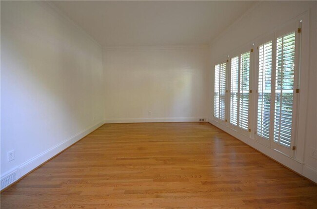 Building Photo - 135 Brightmore Way