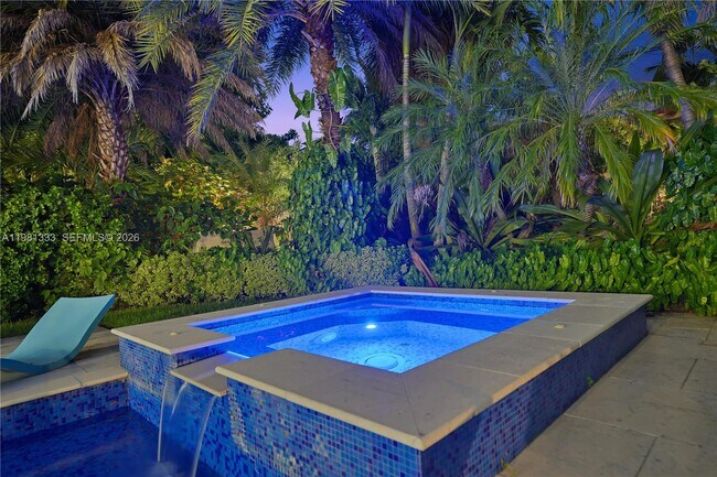 Building Photo - 3747 Prairie Ave