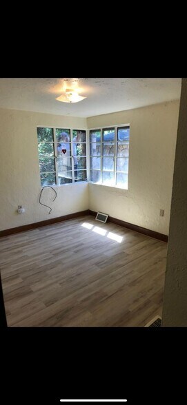 Building Photo - 807 Potomac Ave