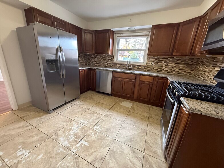 Building Photo - 822 Kingsland Ln