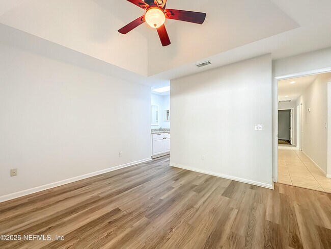 Building Photo - 141 La Pasada Cir W