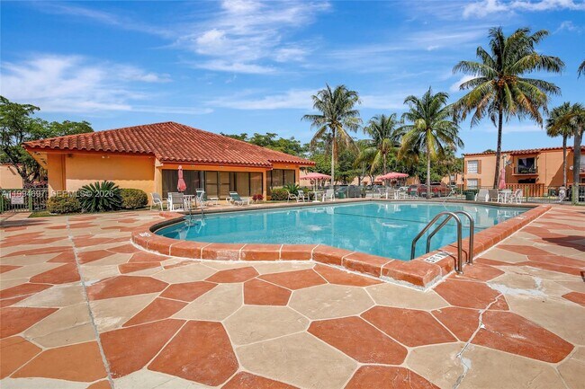 Building Photo - 7241 Miami Lakes Dr