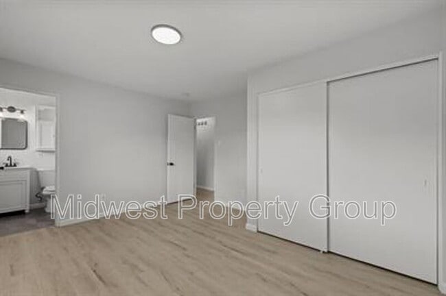 Building Photo - 925 Gonzaga Ln