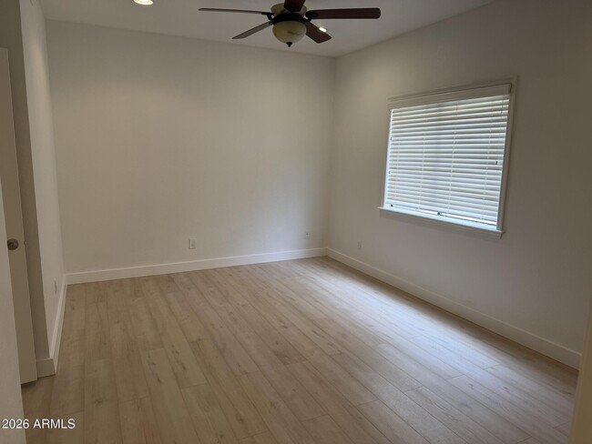 Building Photo - 8377 E Thoroughbred Trail