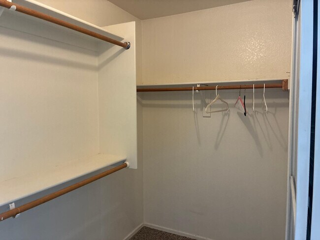 Building Photo - 13717 N 80th Ave