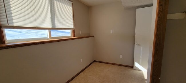 Building Photo - 4020 2nd Pl NW