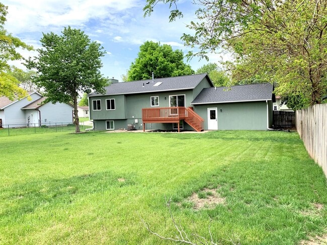 Building Photo - 155 Bayberry Ln