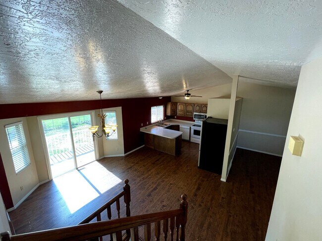 Building Photo - Great 4 Bed/3 Bath home in Layton