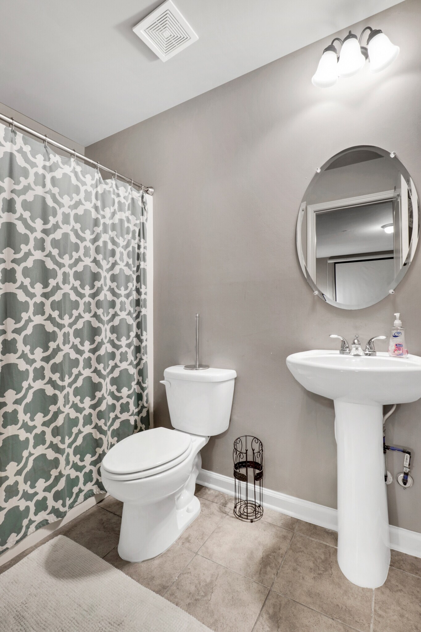 Building Photo - 5084 Whiteoak Ter SE