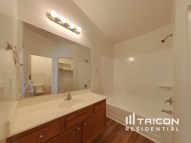 Building Photo - 40059 W Thornberry Ln