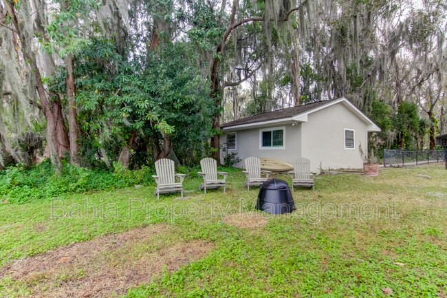 Building Photo - 318 Deer Cove Ln