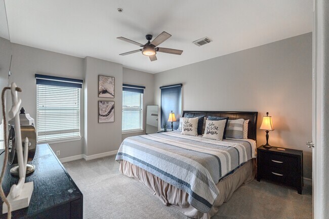 Building Photo - 7039 Kingston Cove Ln