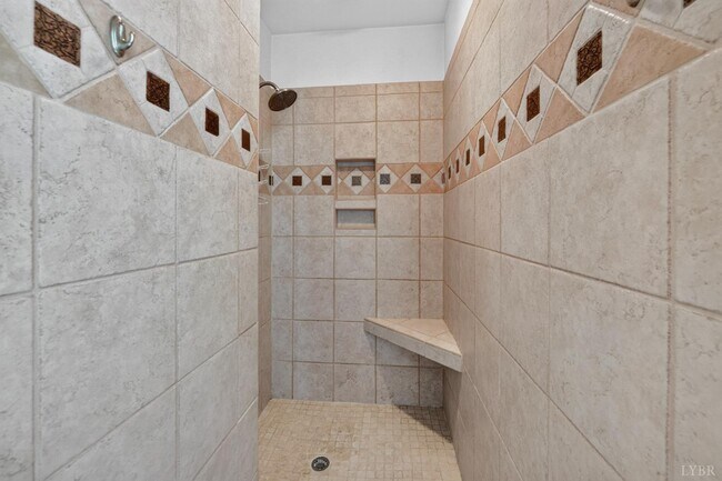 Building Photo - 237 Golf Course Trail