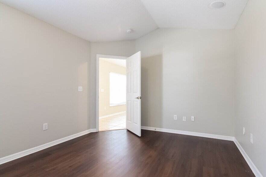 Building Photo - 5611 Tanagergrove Way