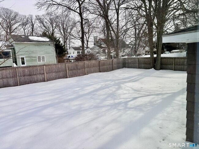 Building Photo - 160 Aimes Dr