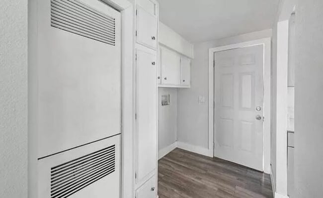 Building Photo - COMING SOON - Newly Remodeled 2 Bedroom 2 ...