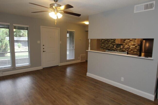 Building Photo - 6509 Berkman Dr
