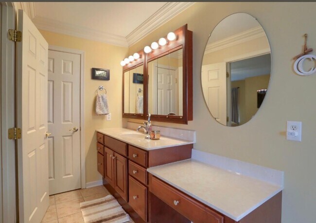 Building Photo - Luxury 5-Bedroom Home for Rent – $4,500/Month + Utilities