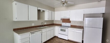 Building Photo - 2 Bedroom | 1 Bathroom Available for Rent!