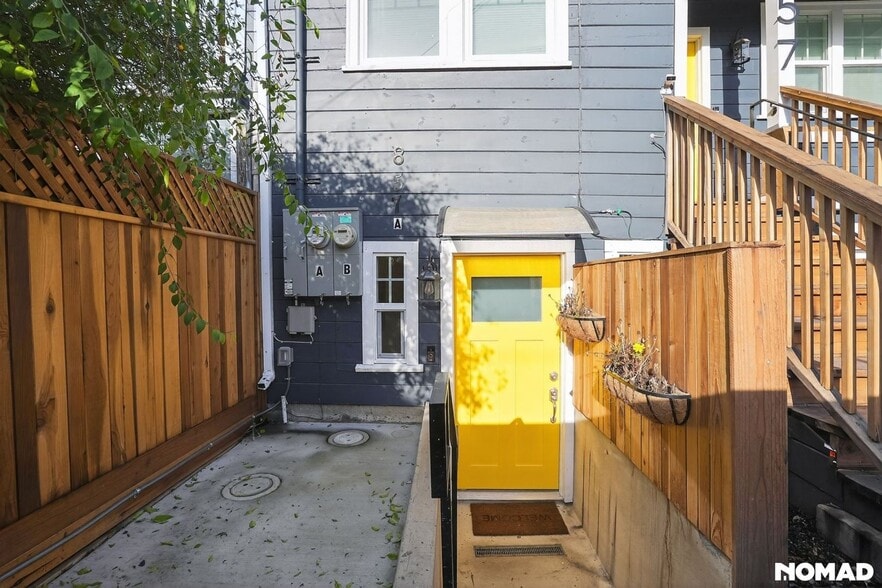 Building Photo - 857 McElroy St