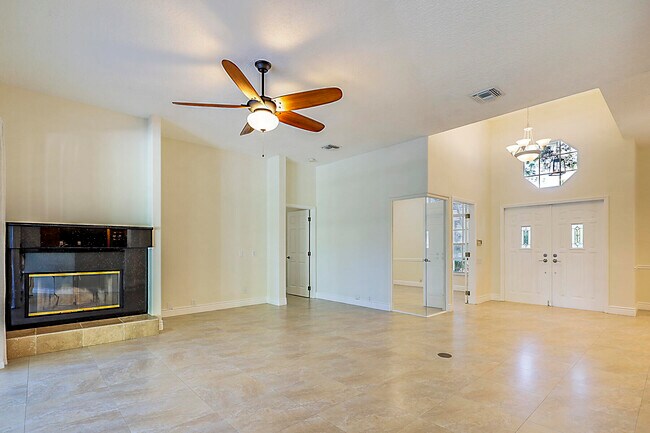 Building Photo - 19009 SE Old Trail Dr W