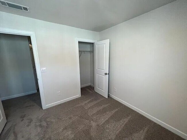 Building Photo - 2027 tear lane
