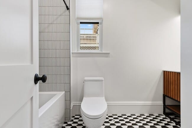 Building Photo - 32 Beacon St