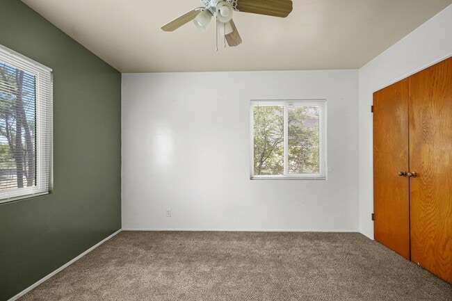Building Photo - 1073 Palm Ave