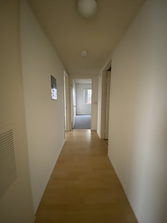 Building Photo - 4225 Del Mar Ave